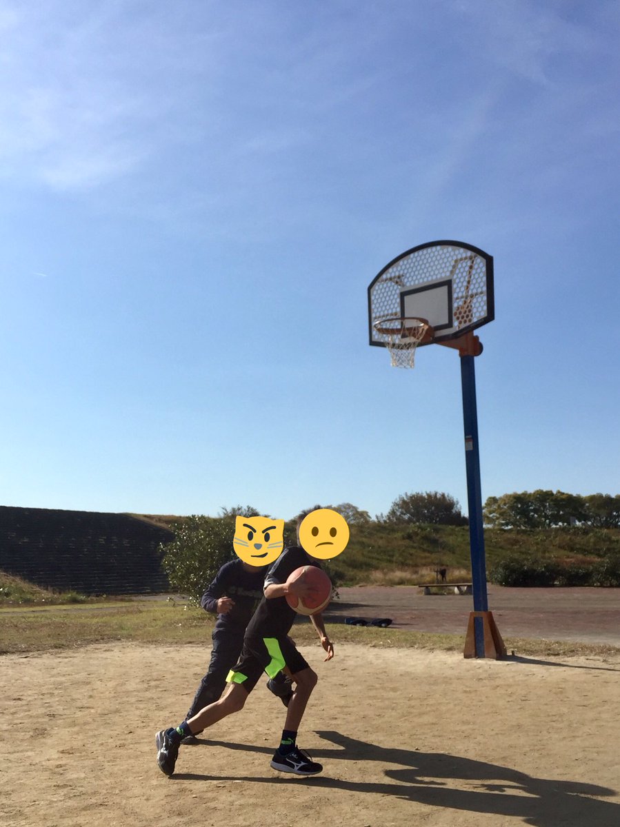 おーくに tweet media