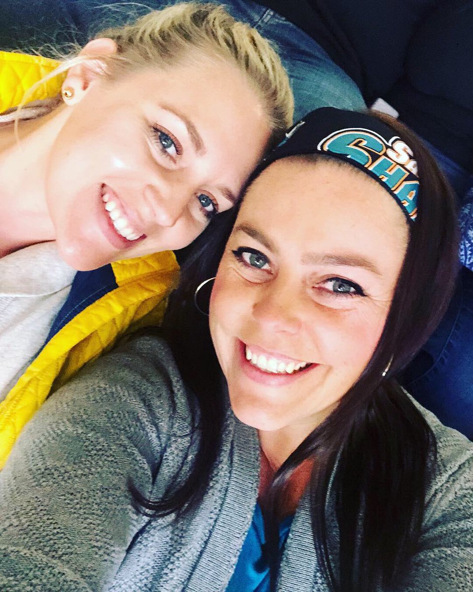 MsKoontzMDUSD's tweet photo. Sure, I’ll be a sharks fan tonight! #breakvibes https://t.co/8VLwbw1HQV