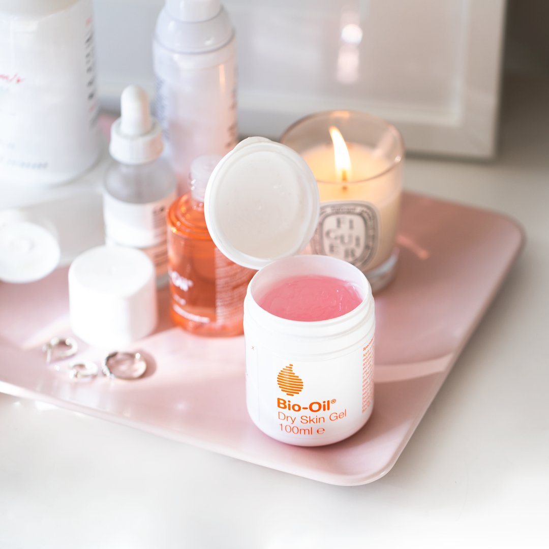 We’re all for jumping in on #SelfcareSunday.

A long bath, a good scrub, an autumn scented candle and a layer of Dry Skin Gel. And breathe.