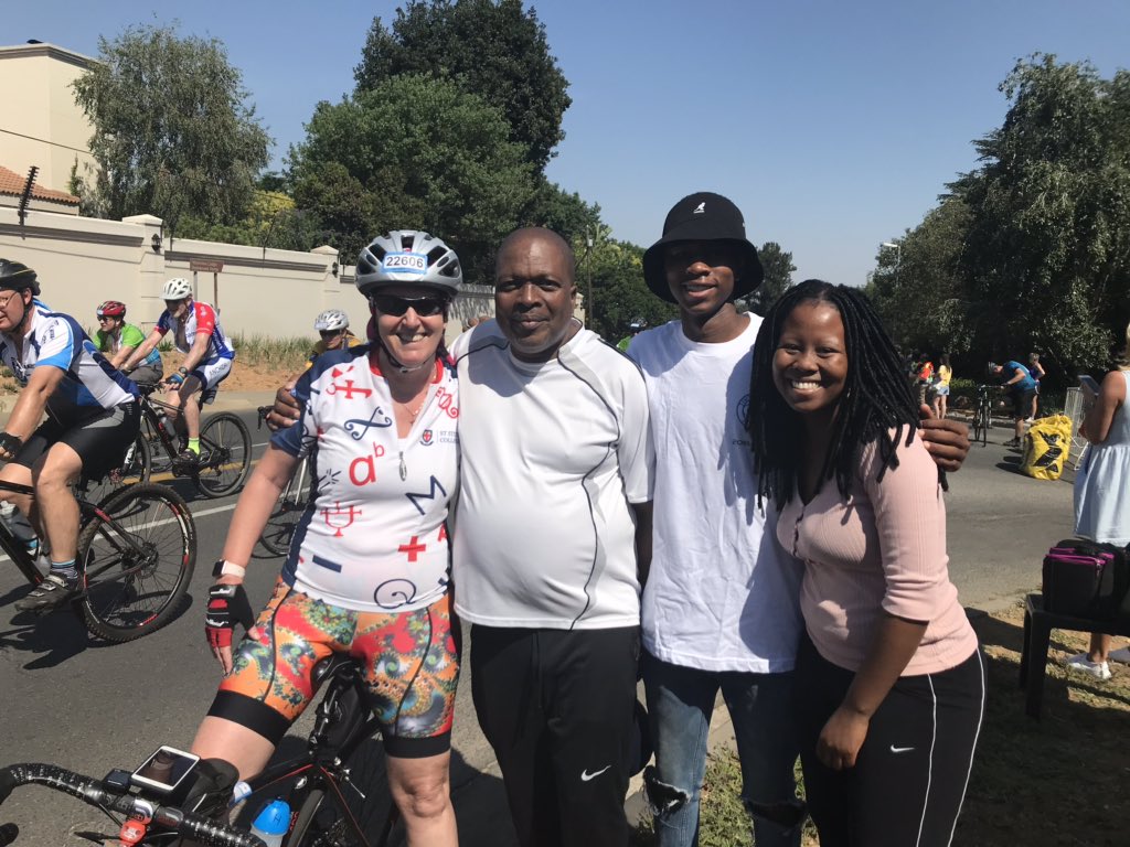 TeamThandulwazi's tweet photo. Great to have Interact @ststithians supporting @TeamThandulwazi in the @947Cycle #CC2017 - thanks guys https://t.co/stb1wE3lKg