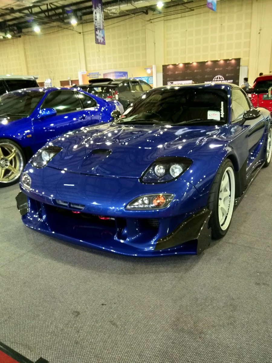 osakaautomesse's tweet photo. 【IMXで見つけた気になるクルマ】インドネシアではほとんど走っていないRX-7をチューニング。やたらとブーストアップを目指さずに320psとか。#IMX2018 #インドネシア #RX7 #NMAA #オートメッセ https://t.co/UGiWHqHFfN