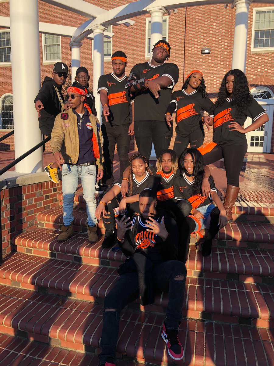 tahjanaayy's tweet image. “p.a.n.i.c. is really a problem“ 🎃 revive 35 🔥 #PANIC2000 #Legacy Fall 18’ 🖤🧡 #Live5