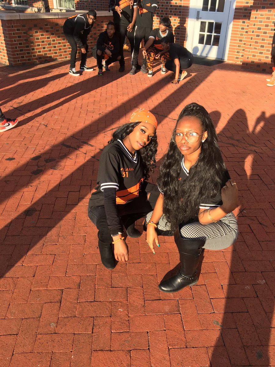 tahjanaayy's tweet image. “p.a.n.i.c. is really a problem“ 🎃 revive 35 🔥 #PANIC2000 #Legacy Fall 18’ 🖤🧡 #Live5