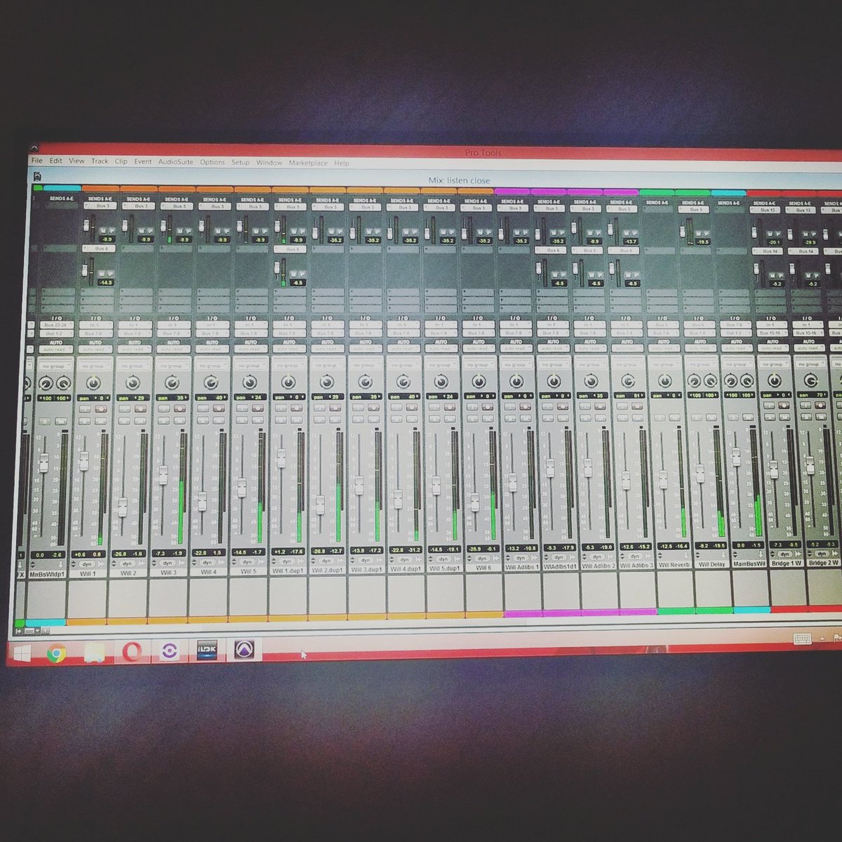 PalaceMusicGp's tweet photo. Working on some good music for you guys coming soon #palacemusicgroup #WillTheSavage #classic #beatslayer #rhythmatic #artist #song #music #fire #rap #hiphop #hippop #recordingstudio #mixing #protools #songwriter #rapper #miami #trap #worldmusic https://t.co/HpDnvRa23V