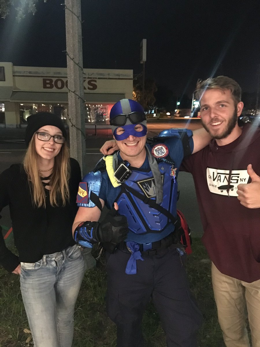 Met some new friends while out on patrol and handing out supplies to the homeless 

#BCG #BayCoastGuardians #Impact  #StPetersburg #XtremeJusticeLeague #XJL  #RLSH #StPeteSuperheroes #communityoutreach #homelessoutreach #StreetSafety #Bangarang