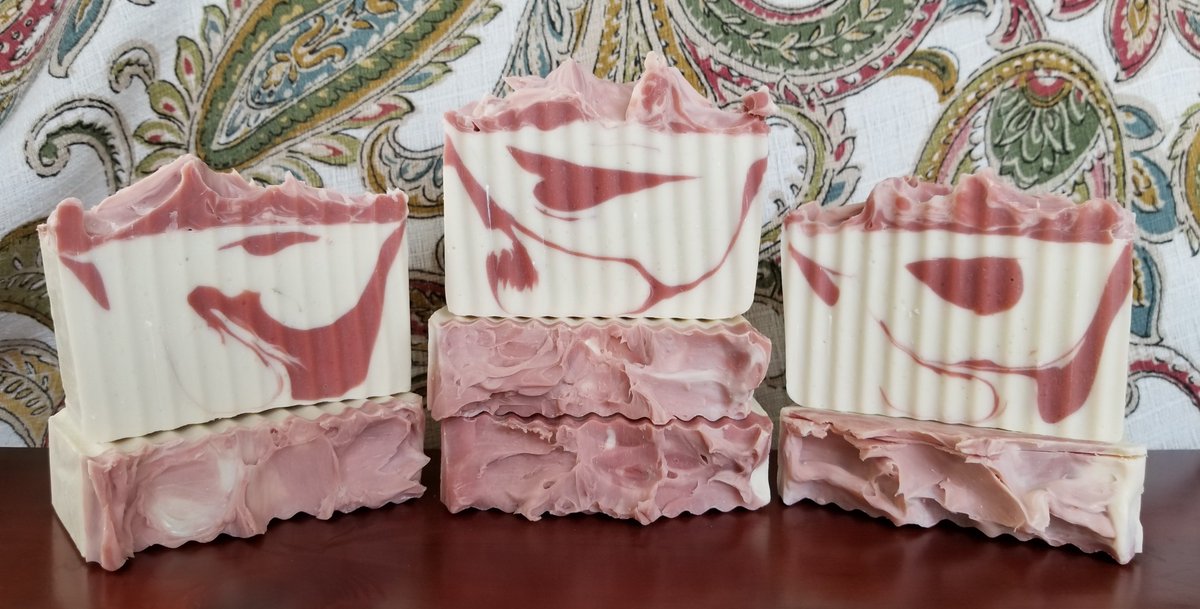 BreckenHillFarm's tweet photo. #Happy #Sunday Everyone! New #Promotion today! Our Pre-Black Friday #Sales! Get 40% off of your entire order. Use Code: PRE-BLACKFRIDAY at checkout!! Go Check it out. Coming soon. #aspen winter, #peppermint, and #sugar #cookies #cupcakes for the #holidays. https://t.co/RrJ1I03sQJ https://t.co/SsoOIfnPvQ