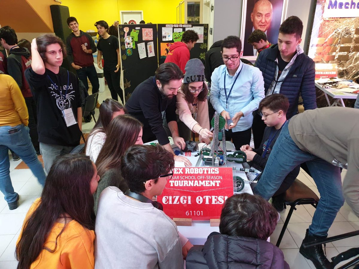 egtinovasyon's tweet image. Heyecan büyük :) #VEXRobotics lise takımları sezonun ilk turnuvasında sahaya çıkıyorlar :) #VEXRoboticsCompetition #VRC #TurningPoint @VEXRobotics
