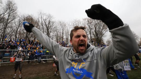 DavidMo05086410's tweet image. Coaches that care make everything better, #LastStep, #1MR!!!  @JoshJostes , @Jon_Kidd , @ktutt10 , @IsomChris @KAmettis @MarkHassider81 @MrCoachParks @jimithingin @Bigern1111 @MattMunjoy Pat Hall!!!