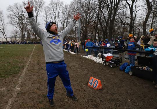 DavidMo05086410's tweet image. Coaches that care make everything better, #LastStep, #1MR!!!  @JoshJostes , @Jon_Kidd , @ktutt10 , @IsomChris @KAmettis @MarkHassider81 @MrCoachParks @jimithingin @Bigern1111 @MattMunjoy Pat Hall!!!