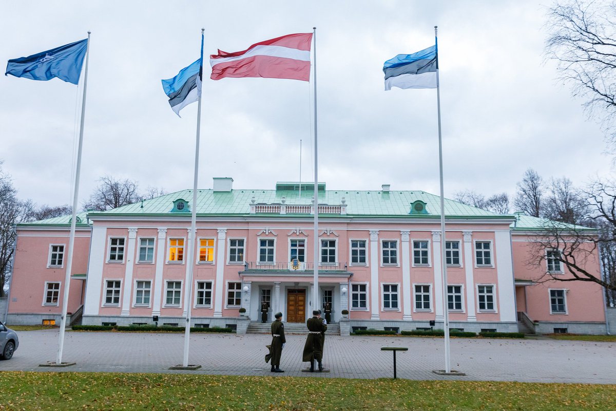 Sirsnīgi apsveicu visu Latvijas tautu Latvijas Republikas 100. gadadienā! Warmest congratulations to our good neighbour, friend and ally, Estonia celebrates with you! #Latvia100