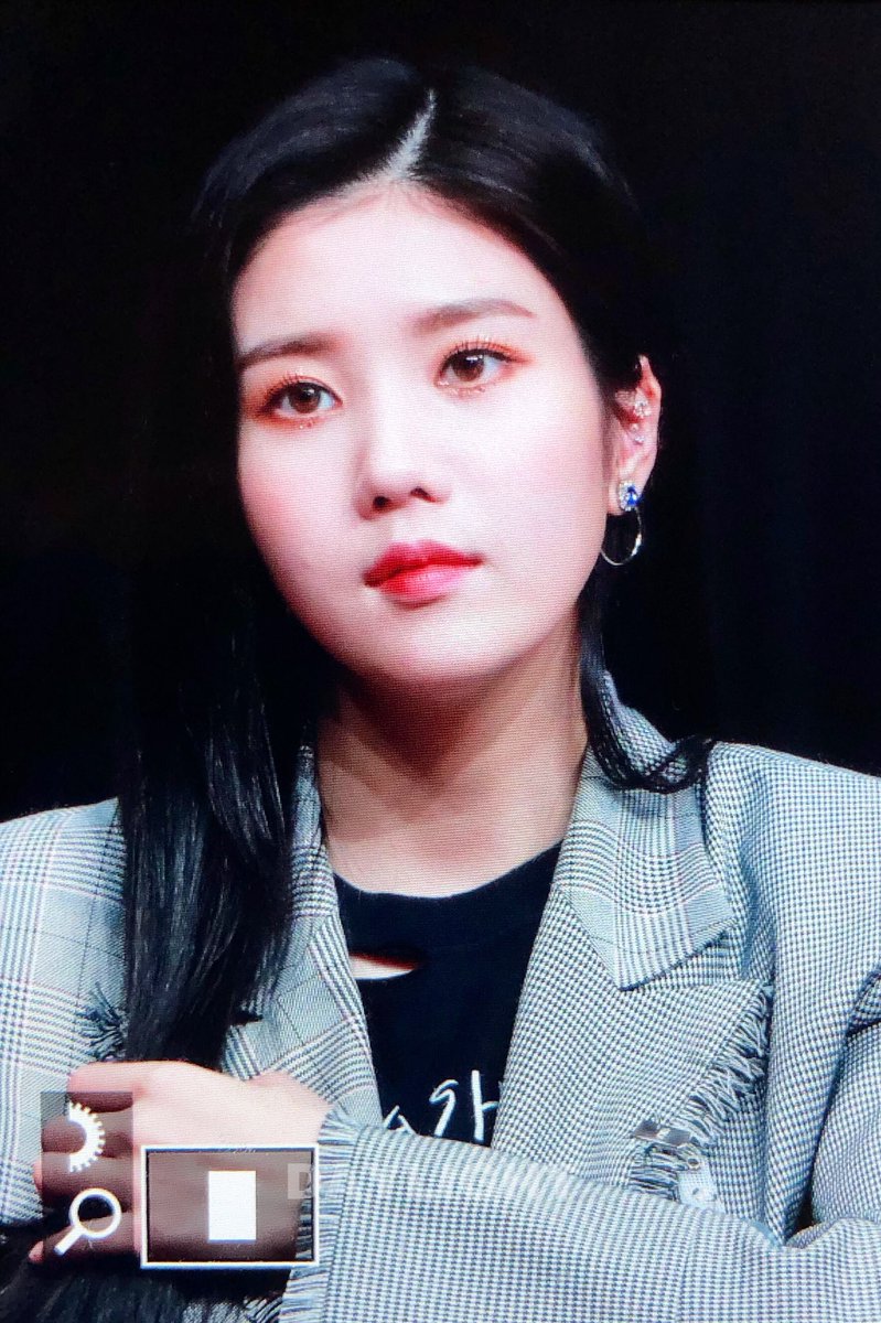 DAYLIGHT950927's tweet photo. 181118 부산 팬싸인회 프리뷰
#아이즈원 #IZONE 
#권은비 @official_izone https://t.co/48ZMRflHbV