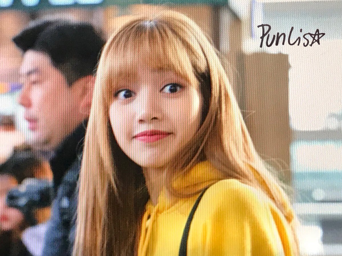 Lisapuns2's tweet photo. 181118 ICN 프리뷰💛
#BLACKPINK #블랙핑크 #LISA #リサ #리사 https://t.co/M0yaIpoD6y