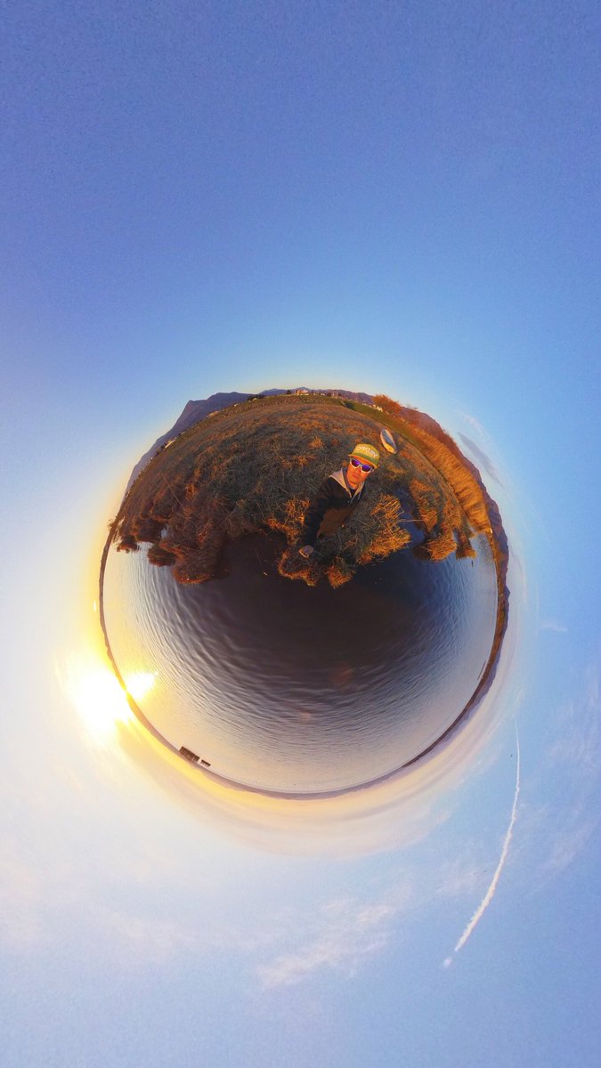 JK41m's tweet photo. 夕陽…癒されるわぁ
明日からの夜勤頑張ろう！

#Insta360one  #写真好きな人と繫がりたい #イマソラ https://t.co/AYqanB365z
