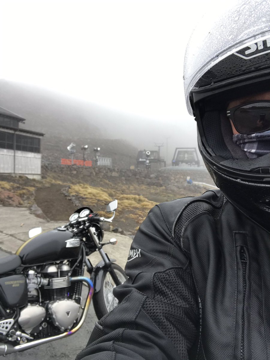 cjpowell12's tweet photo. Spring ride around the mountain. #mildhogs #roadtrips #oldmenonbikes https://t.co/4ddKDi7T24