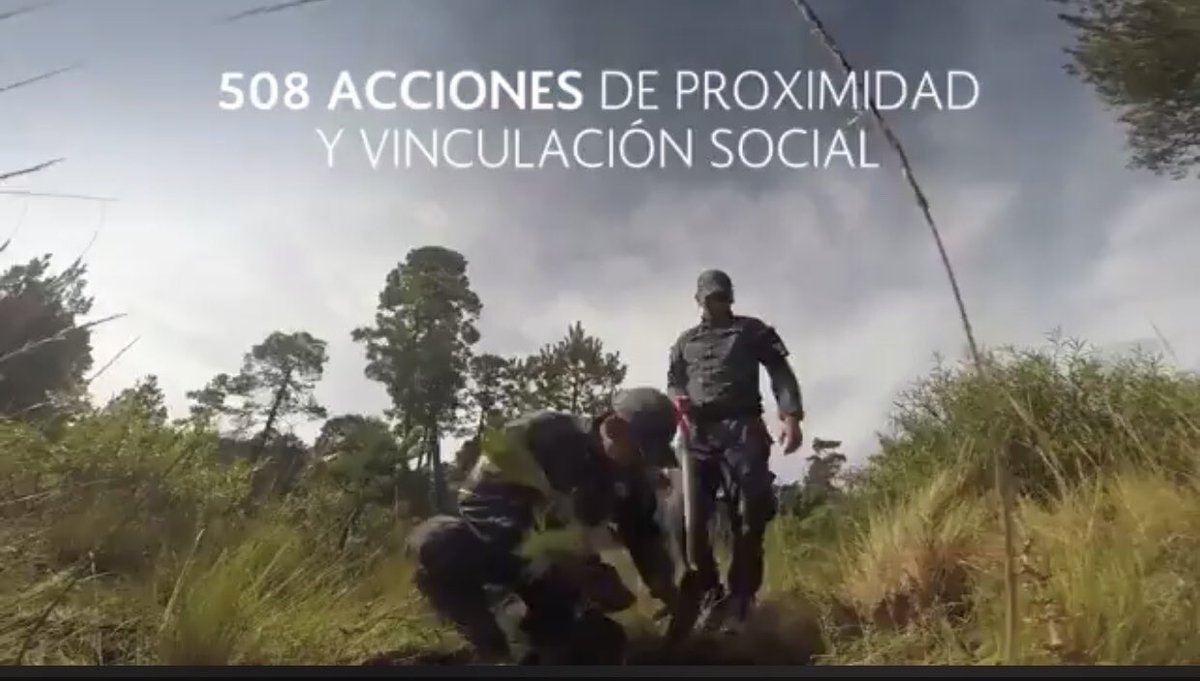 vtorreslanda's tweet photo. #EscogetusHéroes  y junto con ellos lucha para que nuestro país será diferente !!! Yo..... ya escogí a los míos 👮🏻‍♂️🚔👮🏻‍♀️ @PoliciaFedMx     @CNSeguridadmx  #México🇲🇽   #Dia8 #Gendarmeria @BenyGrajeda https://t.co/ZvVQBKpf99