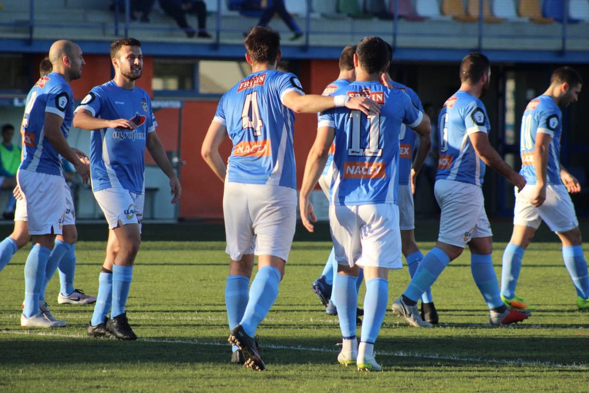 cdbinefar's tweet photo. 📍 ¡Buenos días, hoy jugamos!

🏆 Tercera División
⚽️ CD Binéfar 🆚 UD Casetas
⏱ 12:00
🏟 Los Olmos

#VamosBinéfar 🔵⚪️ https://t.co/1OVbNbZhsa