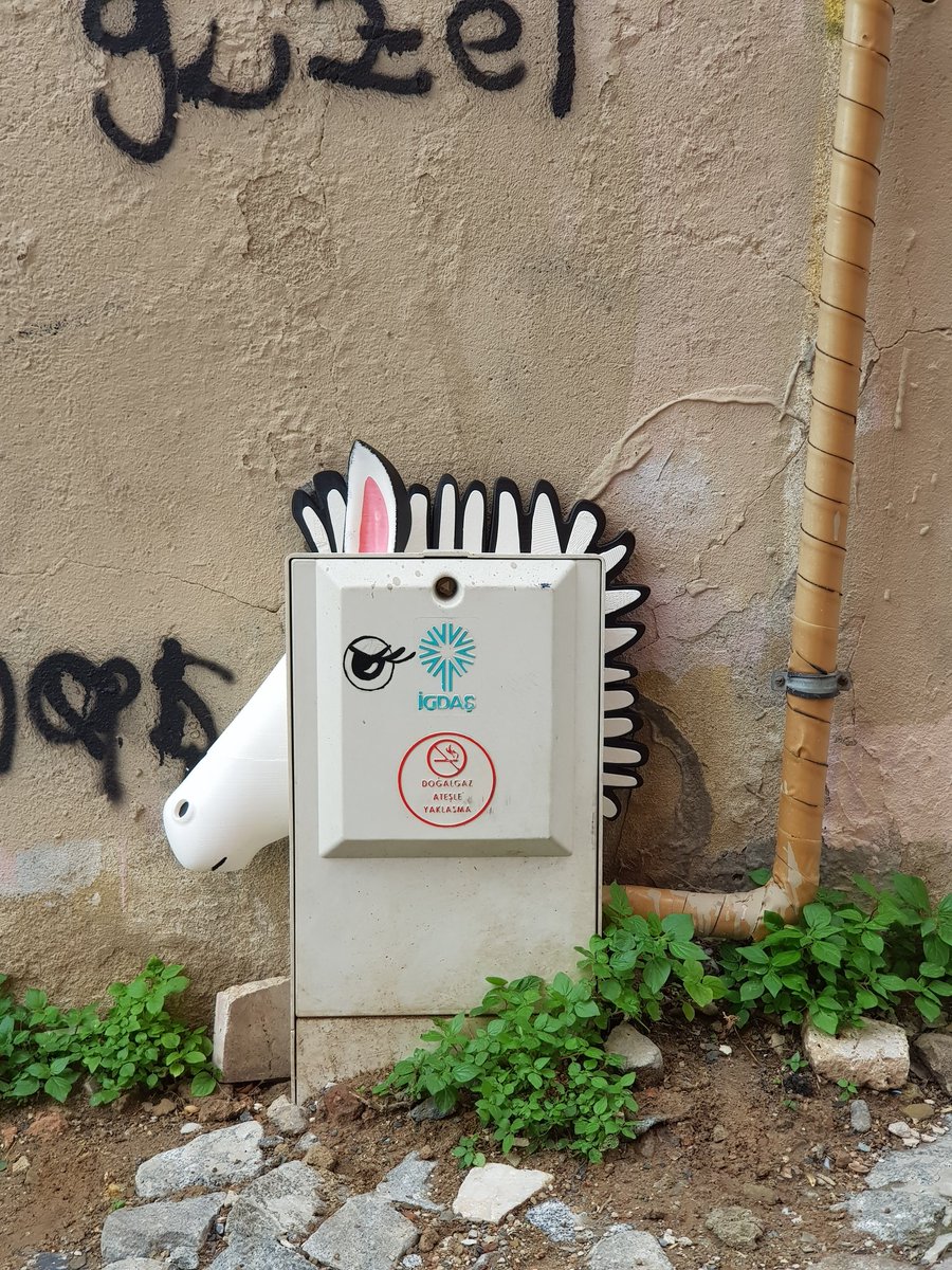 onaranlarkulubu's tweet image. Biz Balat sokaklarına böyle şeyler yaptık 🙈🛠️♥️ #urbanhacking