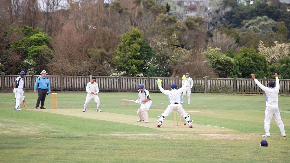 3WicketDrill's tweet photo. Lesson #46: when you hear the death rattle, don’t look at the stumps. #TomHellaby https://t.co/8C4RLNozf1