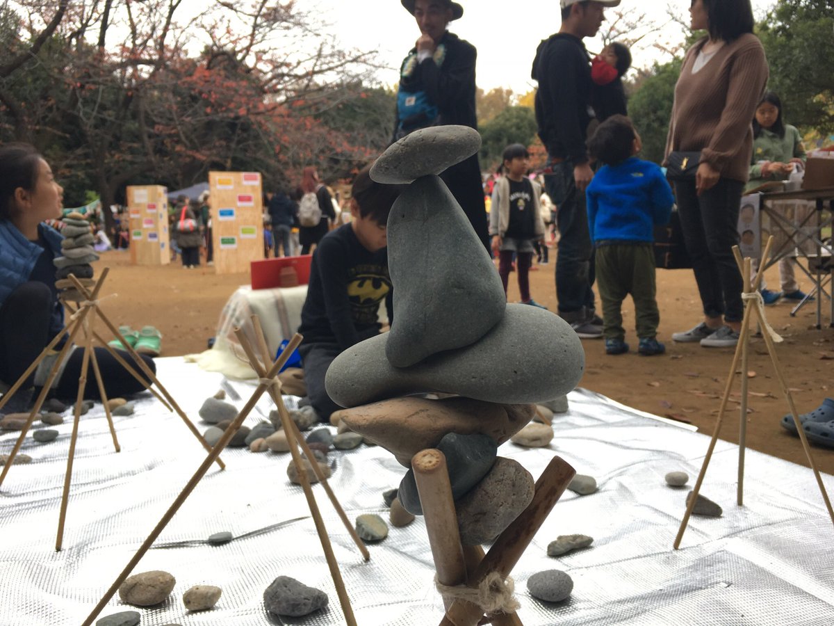 ishihanavi's tweet photo. ビオキッズ石花ブース、無事終了しました！師匠の代打ということでどうなることかと思いましたが終わってみれば盛況な時間帯が多く、お子さまを中心にたくさんの人に #石花 を知ってもらえたかと思います。楽しかった〜〜！※写真は参加者の様子（モザイク多め笑）とその作品たち。 https://t.co/BDHshxBseZ