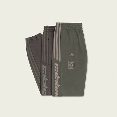 titoloshop's tweet photo. #brandnew🔥 
Yeezy Calabasas Track Pants "Core/Mink" &amp; "Umber/Core"
this way please ➡️ https://t.co/cBWTQw32s8
2XS-XL
style codes 🔎 EA1900 &amp; EA1901
#adidas #calabasas #yeezy #trackpants #adidasoriginals #yeezycalabasas https://t.co/bxnJMmfRvc