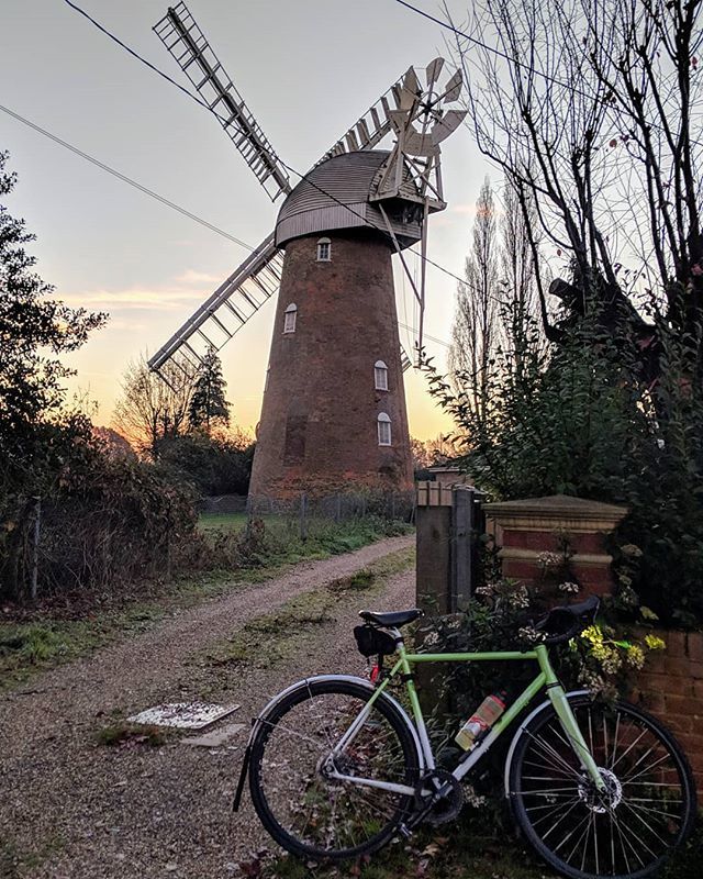 jiberjaber's tweet photo. Off up #london for a ride #onmybiketoday #fromwhereiride #fixie #fixieporn #fixiebike #fixiedgear #fixied #fixiegram #fixiebikes #allcitynatureboy @allcitycyclesuk https://t.co/ldk0YoEcpv https://t.co/AEd0gNCcob