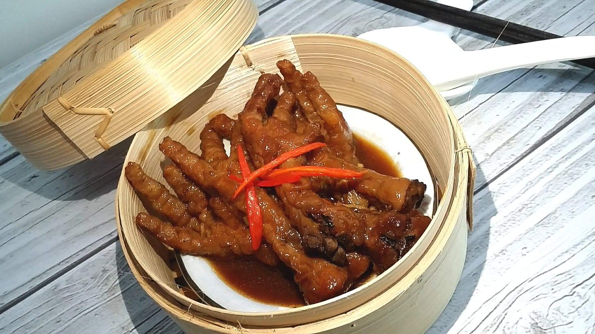 wicekosin's tweet photo. Dim Sum Chicken Feet
Recipe ��
https://t.co/0Tpxwh0w49
#chickenfeet #chickenfeetdimsum #recipe #delicious #yummy #foodphotography #foodporn #food #asiancuisine #chinesefood #gourmet #homemade #cekerayamdimsum #resepdimsum #sedap #鸡脚点心 #饮茶 #ディムサム #飲茶鶏の足 https://t.co/o2zN45AMDa