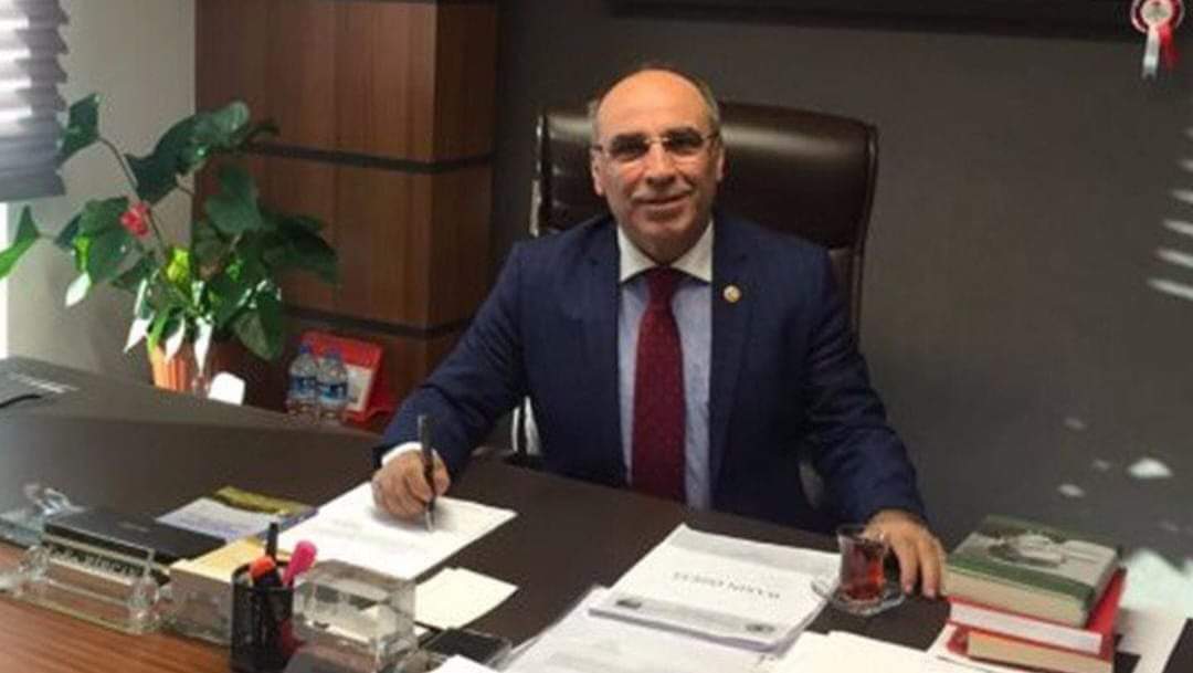 Edirne milletvekilimiz #ErdinBircan geçirdiği beyin kanaması sonucu tedavi görmekte olduğu hastanede yaşam savaşını kaybetmiştir.
Ailesine, yakınlarına ve Edirne’mize baş sağlığı diliyorum. 
Mekanın cennet olsun.