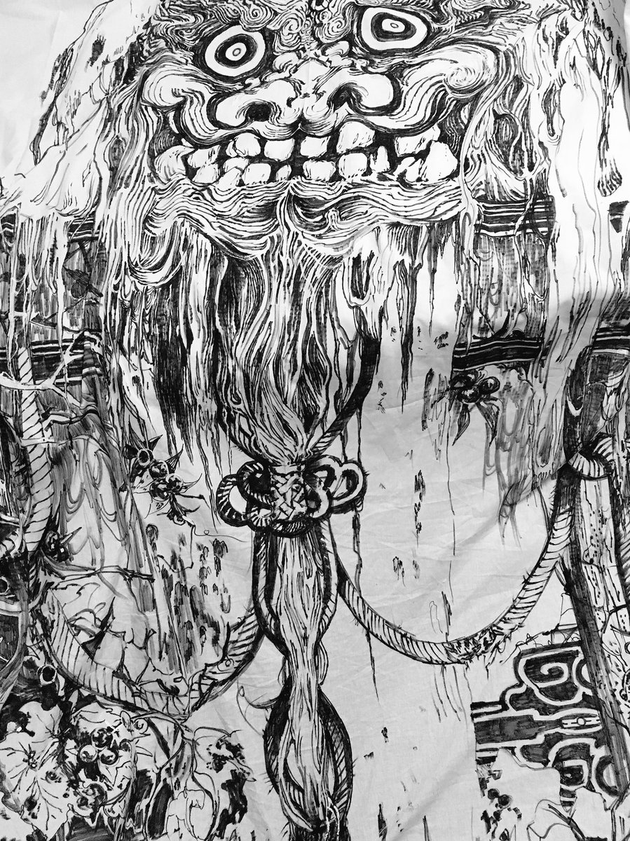 獅子頭 作画風景2
横190㎜×縦200㎜ 最終的には壁では足らずベットの上で完成!大きいの描くのやっぱり楽しい…!!! 