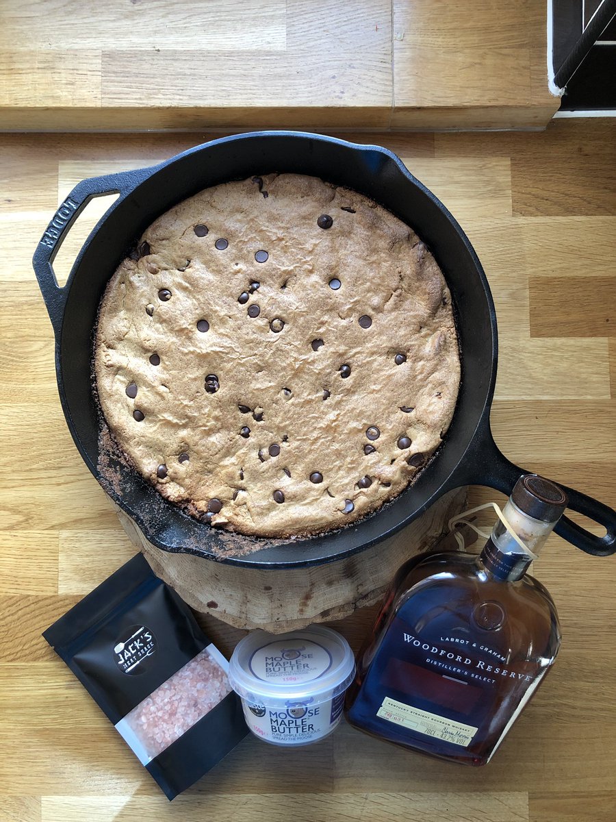 And now for the topping.
.
Combine @MooseMapleCo with icing sugar, splash of milk , a dash of <a href="/WoodfordReserve/">Woodford Reserve</a> and a generous sprinkle of Jacks maple smoked salt 🤭
.
Salted maple bourbon butter cream for the win!
.
#jacksmeatshack #moosemaplebutter #bourbon #foodie #lodge