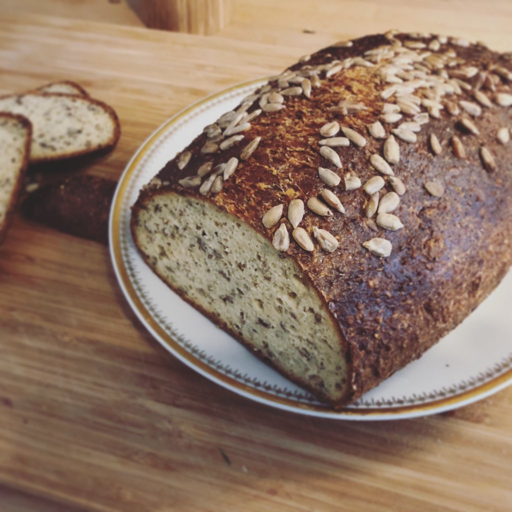 dialifehacks's tweet photo. I started baking my own bread.  It has almost no carbohydrates is gluten and lactose-free.  It consists of a lot of fiber, chia and flax seeds. 
 
Do you also bake or do you know good low carb baking mixtures?
#lowcarb #superfood #diabetes https://t.co/BtF7y9BLdJ
