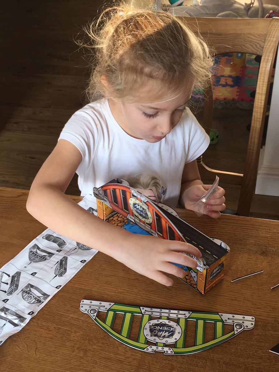 ele_fox's tweet photo. Building a bridge #STEM #madscience https://t.co/PxqH6VWujy