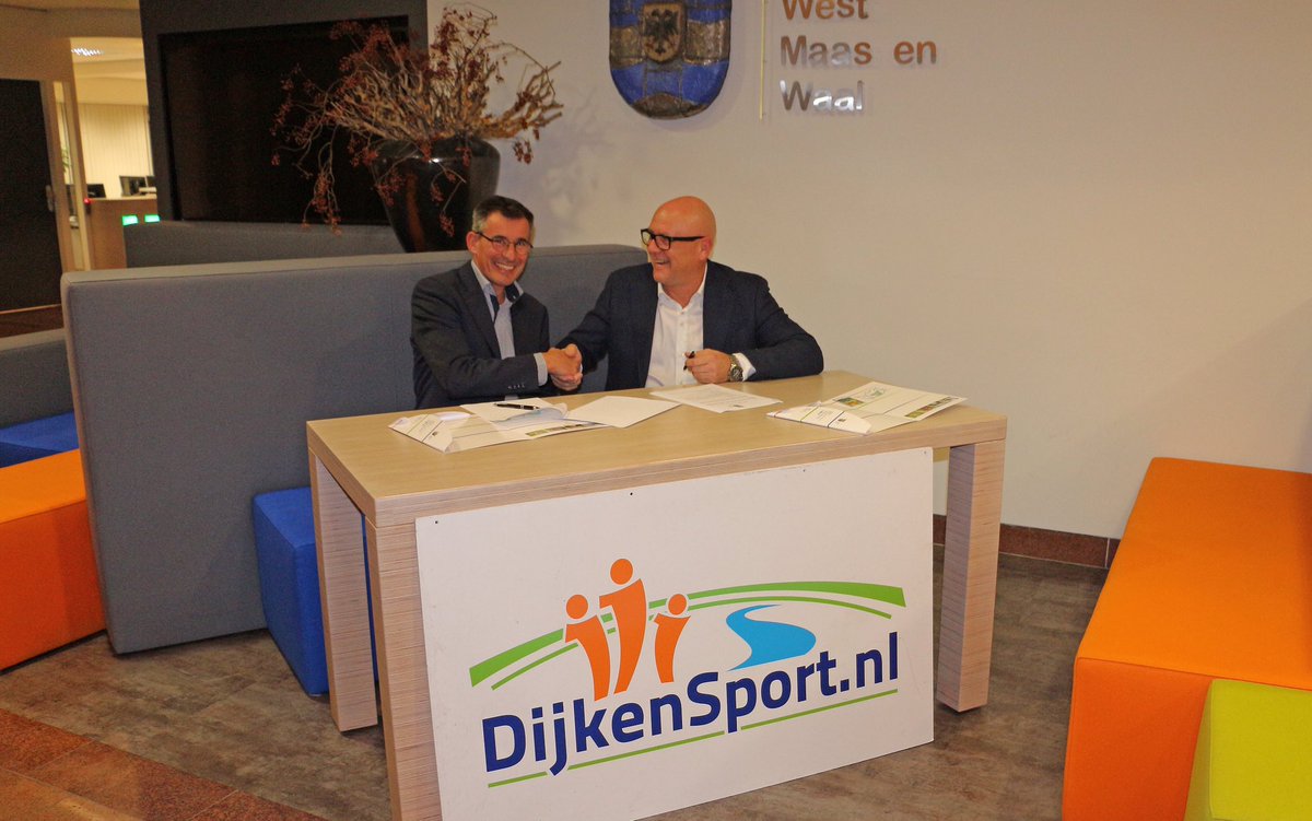 Op maandag 12 november jl. is er een nieuwe overeenkomst getekend tussen gemeente West Maas en Waal en DijkenSport.nl. Zie het volledige bericht op onze website.