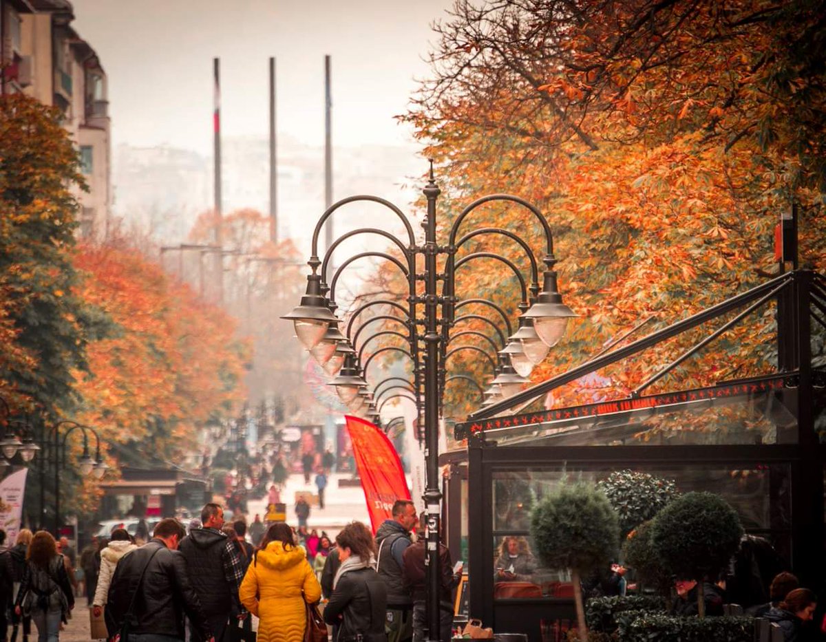 SofiaMoments's tweet photo. Π Π΅Π΄ΠΈΡΠ°ΡΠ° ΡΠ΅Π½Π΅ΡΠΈ #Sofia #ΠΡΠ»Π³Π°ΡΠΈΡ #ΡΠΎΡΠΈΠΉΡΠΊΠΈΠΌΠΎΠΌΠ΅Π½ΡΠΈ #bulgariatravel #Bulgaria #sofiamoments #Π³ΡΠ°Π΄ #sofiaarchitecture #sofiatourism #sofiafall #city #cityscape #citylife #citymoments #cityview #cityphotography #sofiacity #bulgariatravel #sofiavitoshka #vitoshkaboulevard https://t.co/iGvYmdZeGN