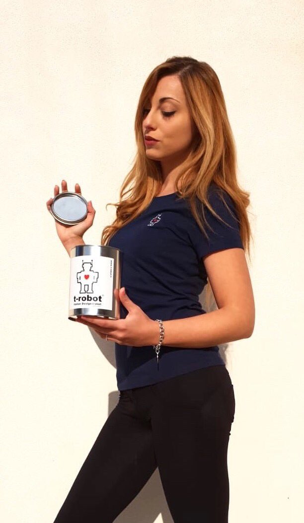 tRobotMilano's tweet photo. #Buonadomenica t-robottini!
#trobot #tshirt #metalbox #tee #maglietta #love #sunday #domenica 🤖👚👕❤️🌞 https://t.co/4PbDNWMLPr
