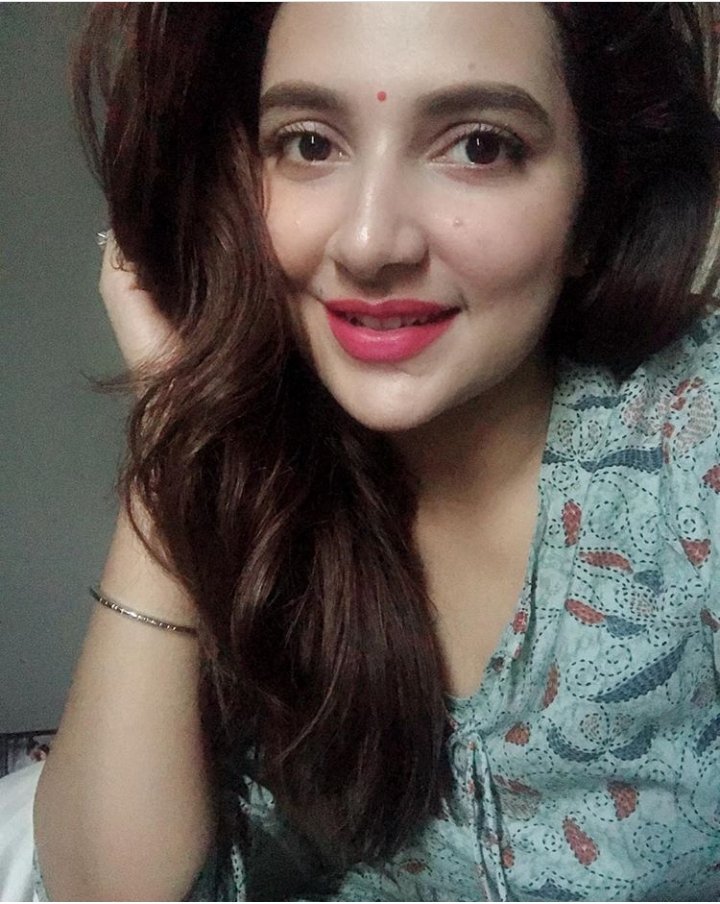 clubsubhashree's tweet photo. #selfetime #Goodhairday #Goodskinday #Happyme @subhashreesotwe 😚😙😙🤩😍😍 https://t.co/94qYDG9vFo