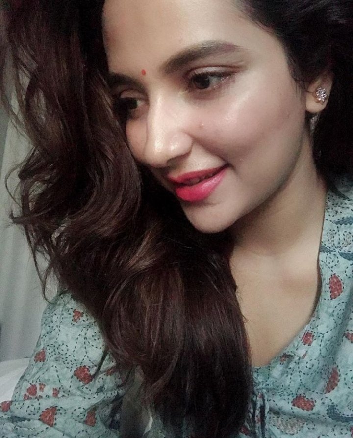 clubsubhashree's tweet photo. #selfetime #Goodhairday #Goodskinday #Happyme @subhashreesotwe 😚😙😙🤩😍😍 https://t.co/94qYDG9vFo
