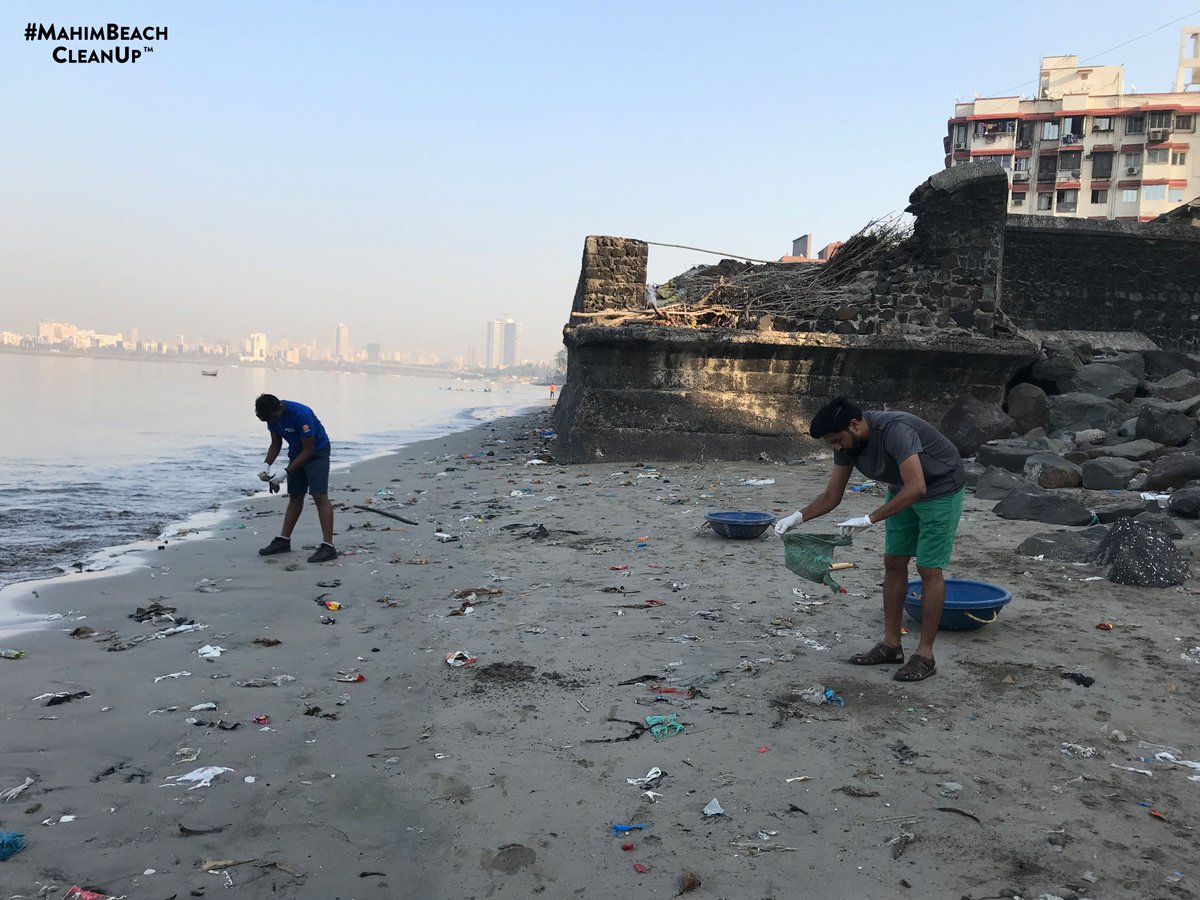IndranilRabia's tweet photo. Week 63: Some days, the beach defeats us. On other days, it rewards us. Blessed to walk through a clean beach with our volunteers this week!

#MahimBeachCleanUp #givetolive #fortheocean #refuse #reduce #reuse #recycle #beatplasticpollution #clean #beach https://t.co/wuZSLVeE0M