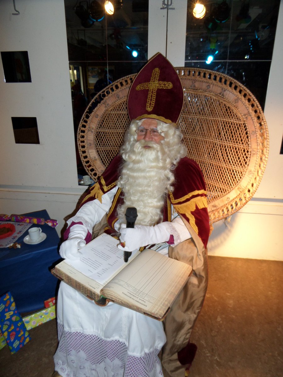Speeltuinuitgee's tweet photo. Sinterklaas brengt op zaterdag 24 november weer een bezoek aan de speeltuin. Het feest begint om 09.45 uur en duurt tot ongeveer 12.30 uur. Aanmelden is mogelijk via de website https://t.co/AaDdaKtKxZ van donderdag 15 tot donderdag 22 november 17.00 uur. https://t.co/rRbckInKf7