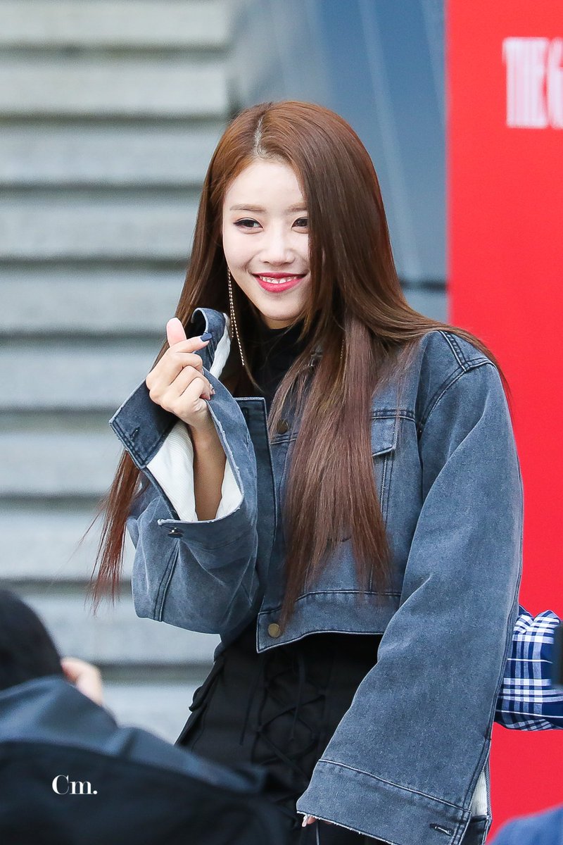 chermistry_sg's tweet photo. 181018 서울패션위크 SFW - MIJOO

#러블리즈 #미주 #이미주 #MIJOO #LOVELYZ https://t.co/fydGt9uYDe