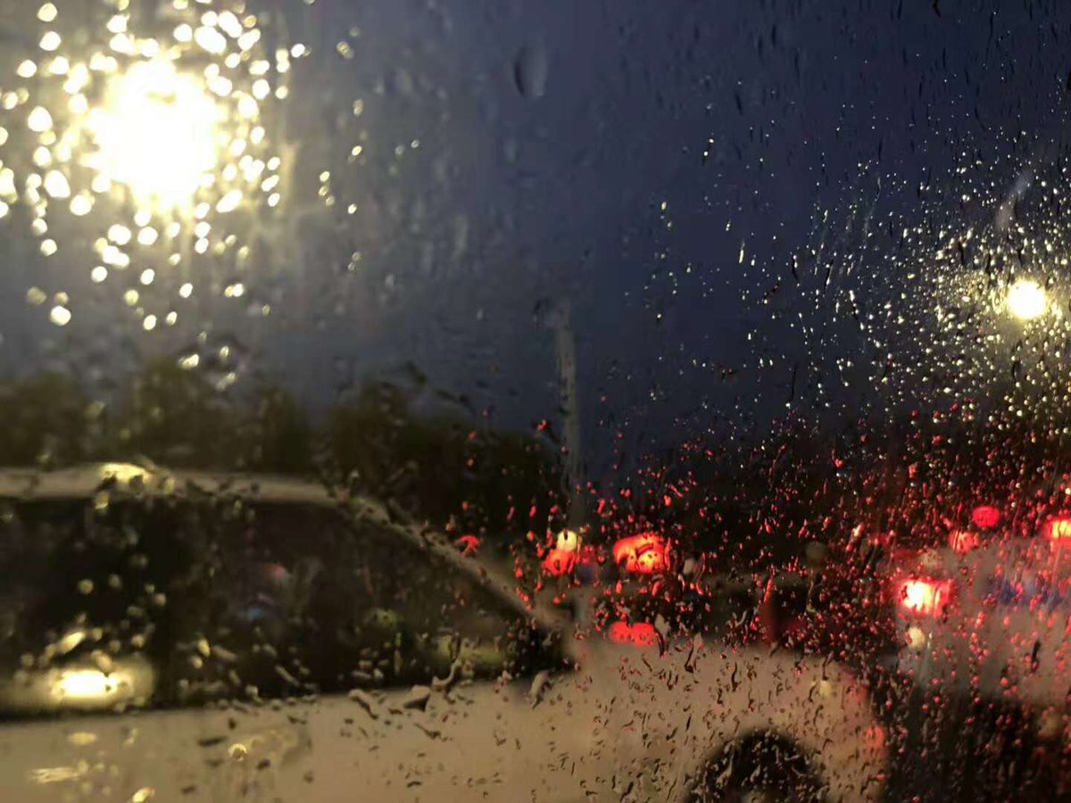 The__Cleric's tweet photo. It's raining outside..... and I'm so cold... https://t.co/rMg0yGAUVi