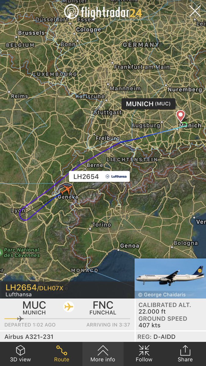FlightIntl's tweet photo. Lufthansa flight #LH2654 from Munich to Funchal is returning to MUC https://t.co/oijaYlFmQv https://t.co/zoiKBYDdV6