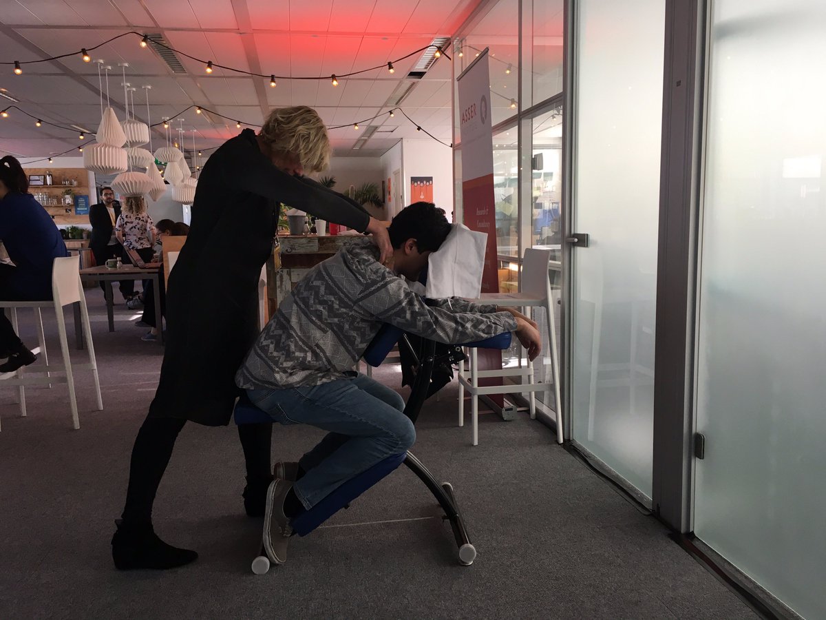 ZuidHollandAI's tweet photo. 10 minutes of relaxation #massage #hackatonforgood #techforgood https://t.co/llAZDECFGQ