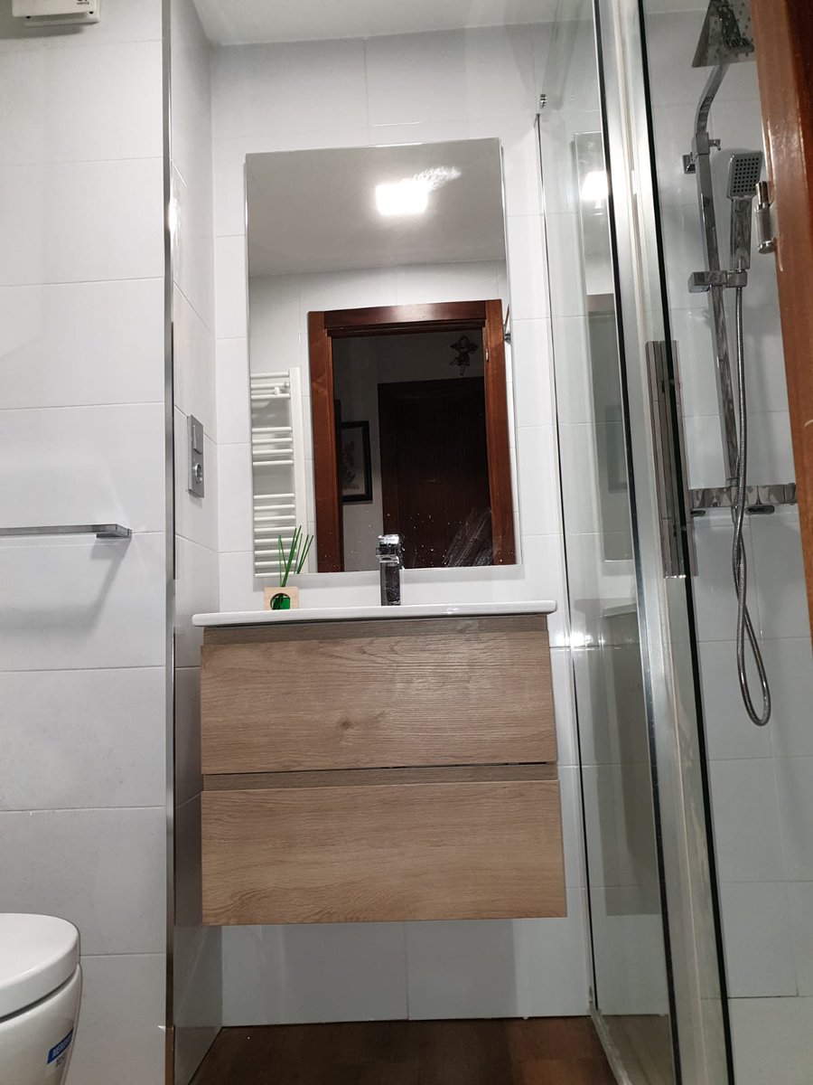 Akotarhouses's tweet photo. Lo mejor de las ideas y los diseños es que se hacen realidad. E aquí un ejemplo de ello de uno de los trabajos que se hemos hecho que se han convertido en realidad. #akotarproyectos #diseños #lightled #saltoki #tarsfrygalicia #bañosluminosos #enpocoespaciosisepuede https://t.co/8uVYrcgESP