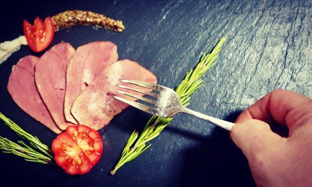 Our Hot Smoked Wild Venison has been flying off the shelves since we introduced it.   Packed in handy 100g packs convenient for keeping in the freezer for unexpected guests as it defrosts really quickly and is ready to serve up  buff.ly/2R1kRmu