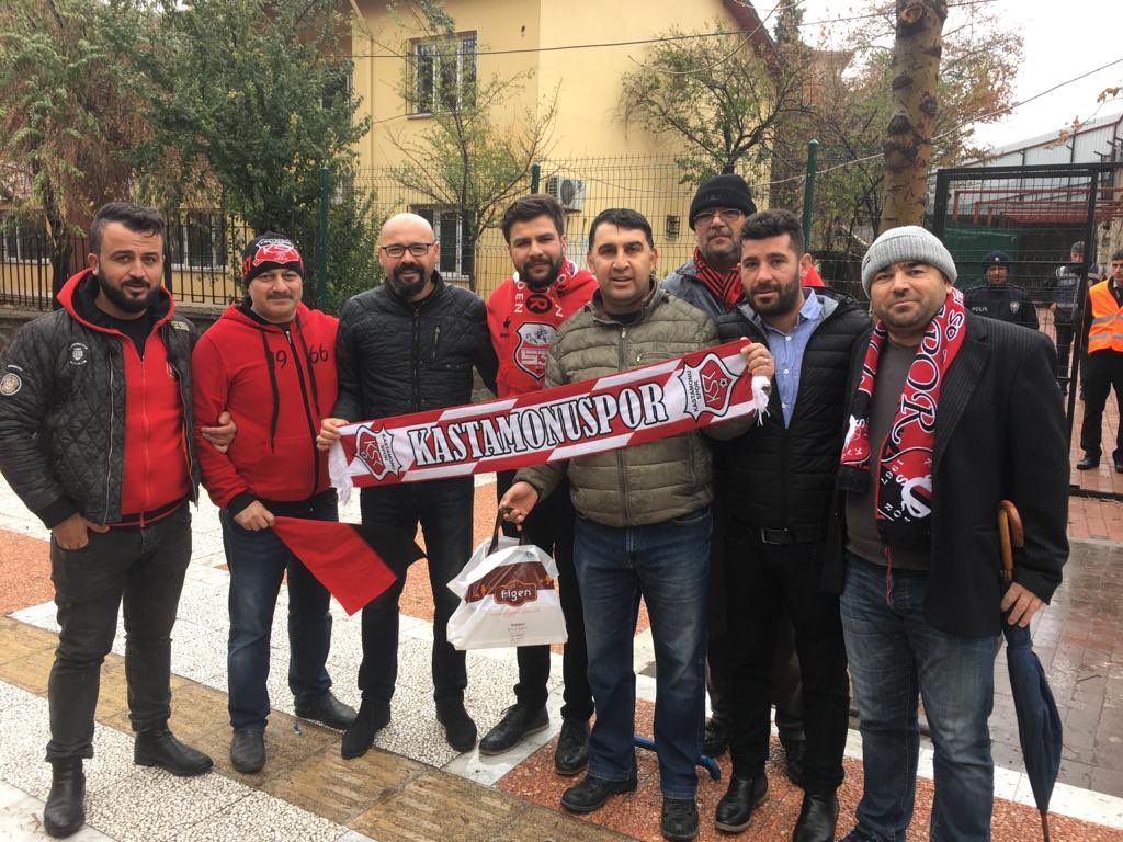 Usaksporr's tweet photo. Bizde kimseye deplasman yasağı yok. Sevdasının peşinden koşan herkese kapımız açık. Yeter ki adam gibi gelip adam gibi gelin. Şehrimize hoşgeldiniz Kastamonulular. https://t.co/ZNmfkZbs38