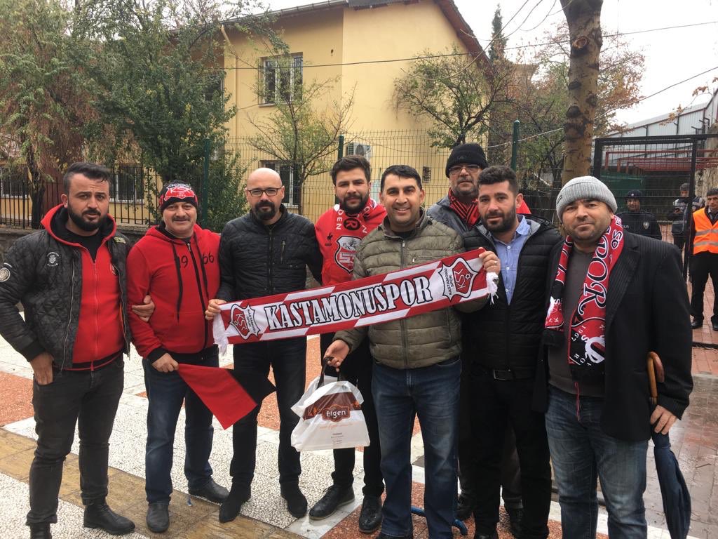 Usaksporr's tweet photo. Bizde kimseye deplasman yasağı yok. Sevdasının peşinden koşan herkese kapımız açık. Yeter ki adam gibi gelip adam gibi gelin. Şehrimize hoşgeldiniz Kastamonulular. https://t.co/ZNmfkZbs38