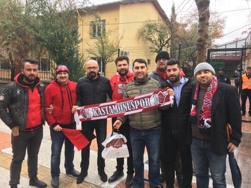 Usaksporr's tweet photo. Bizde kimseye deplasman yasağı yok. Sevdasının peşinden koşan herkese kapımız açık. Yeter ki adam gibi gelip adam gibi gelin. Şehrimize hoşgeldiniz Kastamonulular. https://t.co/ZNmfkZbs38