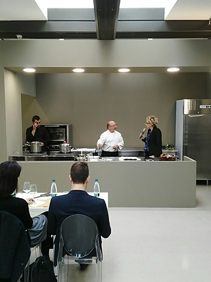 Al via il secondo giorno di Asti palazzi del gusto, con lo showcooking dello chef Giuseppe Palermitano #astiwhite #albatruffle