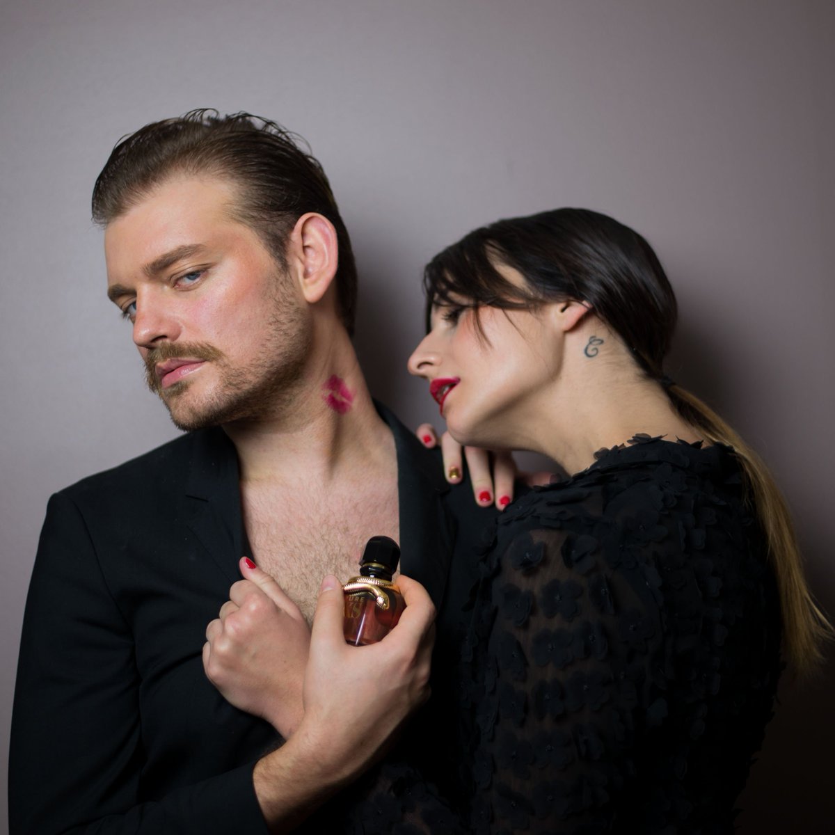 AnthoPo's tweet photo. #PARFUM
Tentation et passion avec @PacoRabanne #PureXSForHer 💋
En ligne sur le blog : https://t.co/92bG1TCPiy 🐍
#ExcessiveMe https://t.co/VI4SlEqerI