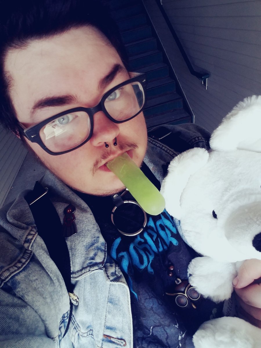 sweetsquatch's tweet image. #HowHardDidPubertyHitYou #SecondPuberty ⚧💖💙⚪💙💖⚧